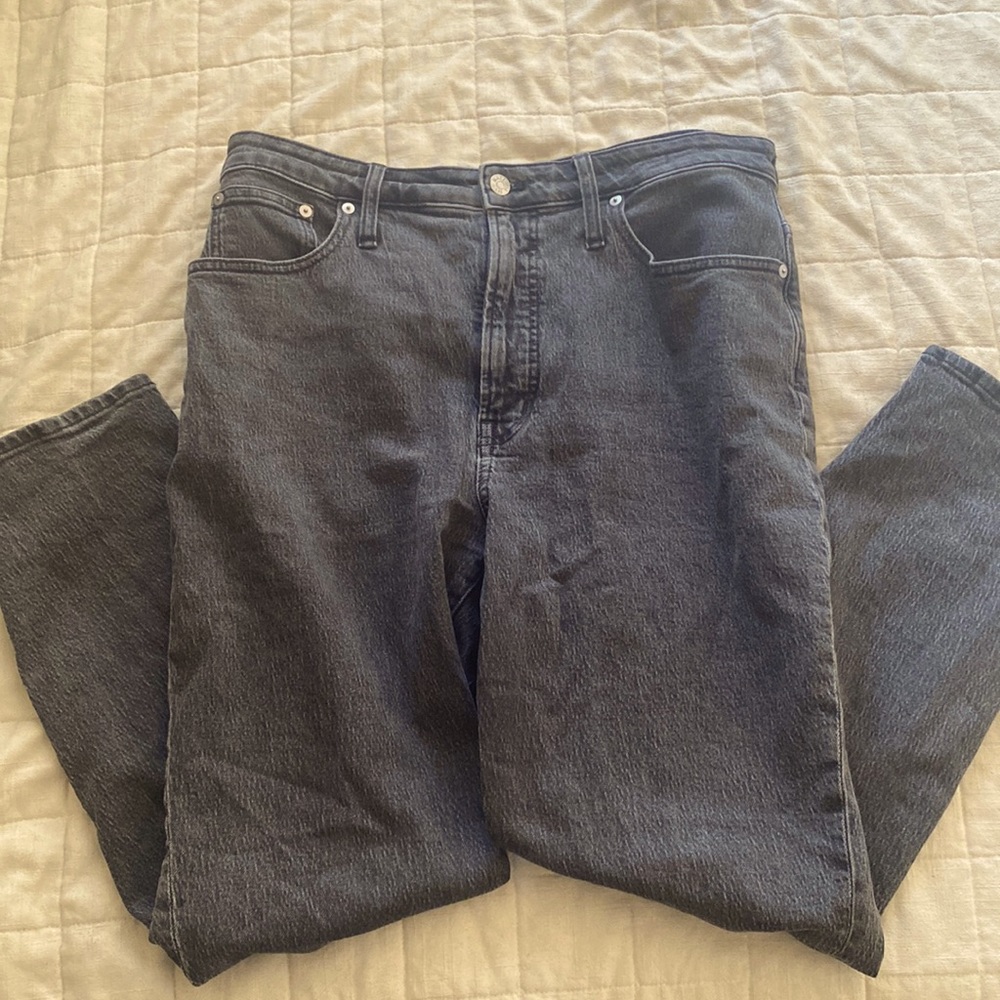 Madewell charcoal grey “the curvy perfect vintage” Jean size 31
